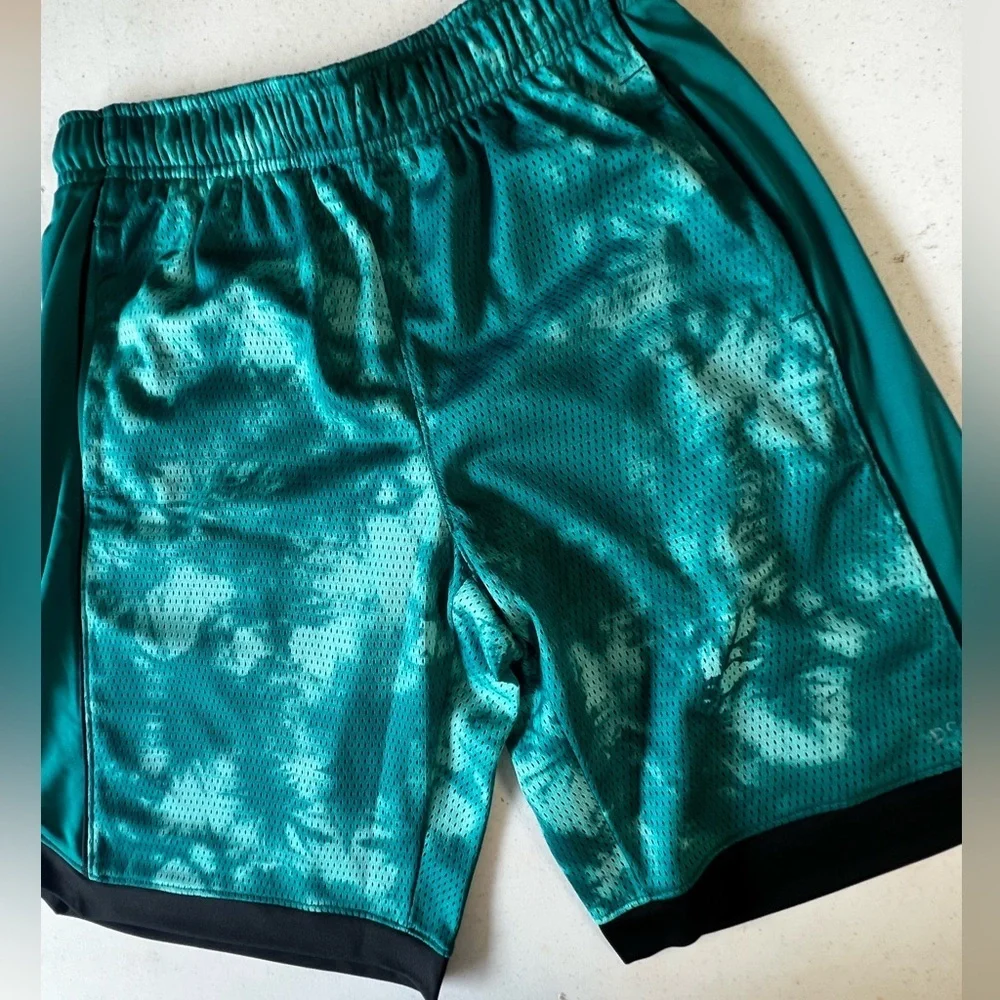 DSG BASKETBALL SHORT BOYS LARGE TEAL SURF TIE DYE W/SOLID TEAL INSET ON SIDES
